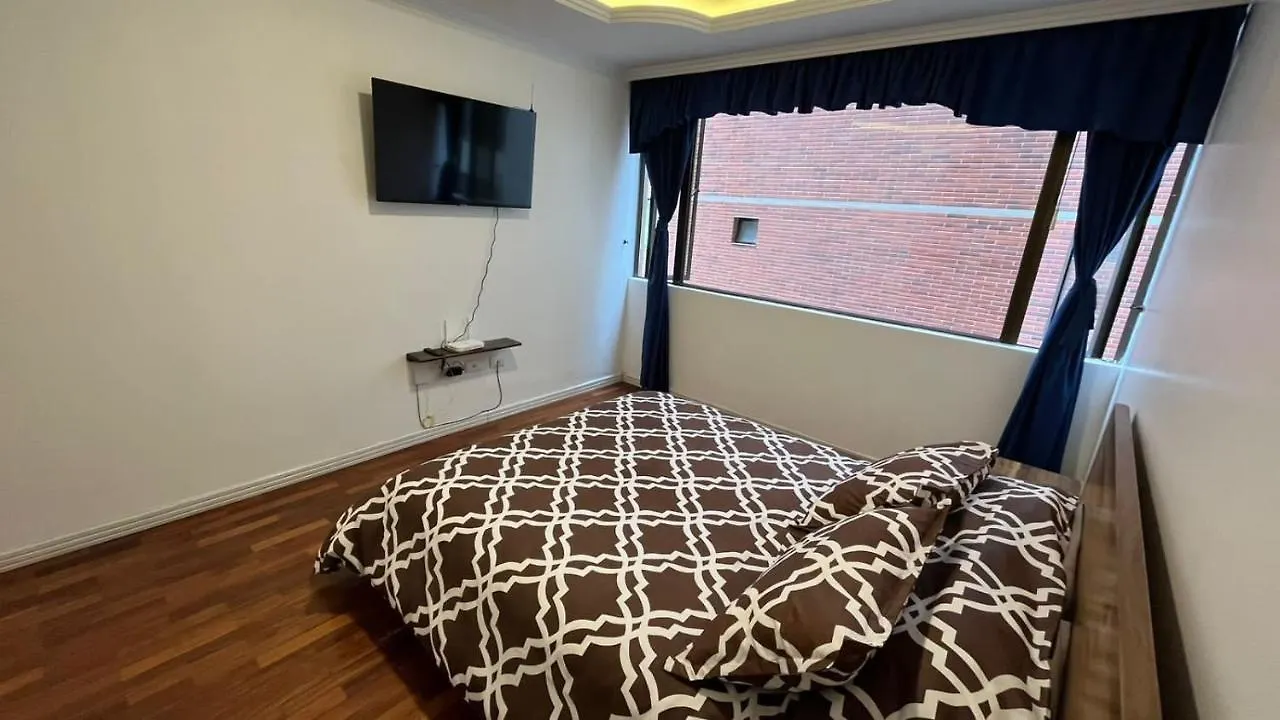 Suite Ejecutiva Completa Checoslovaquia-Republica De El Salvador - La Carolina The Rockys House Quito